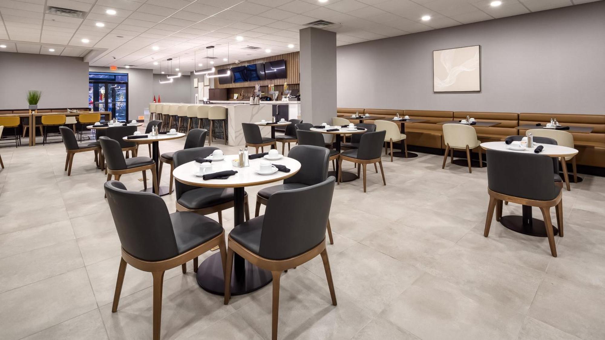 Airport By Ihg Hotel 3*