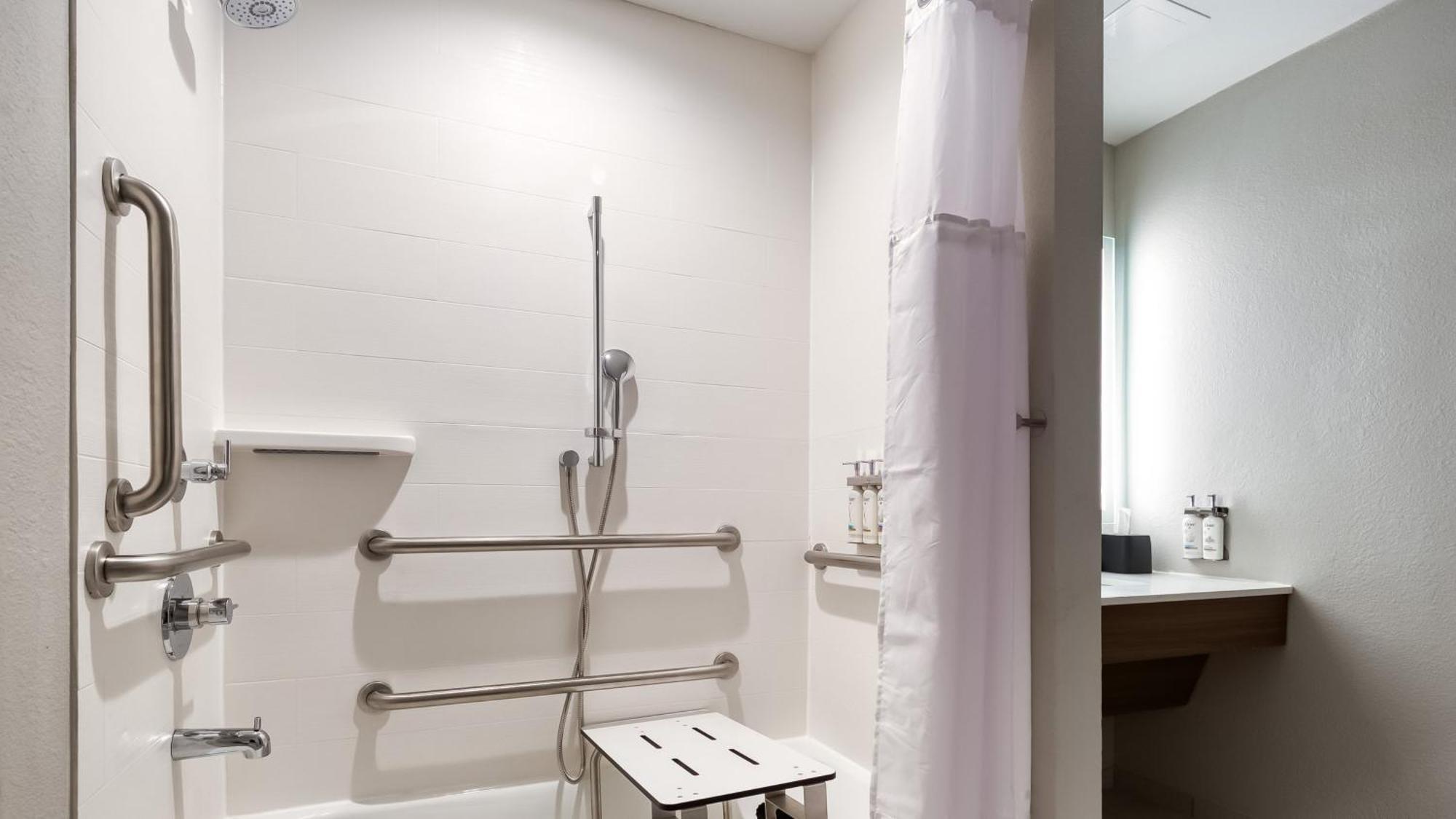 Hotel Airport By Ihg Nashville
