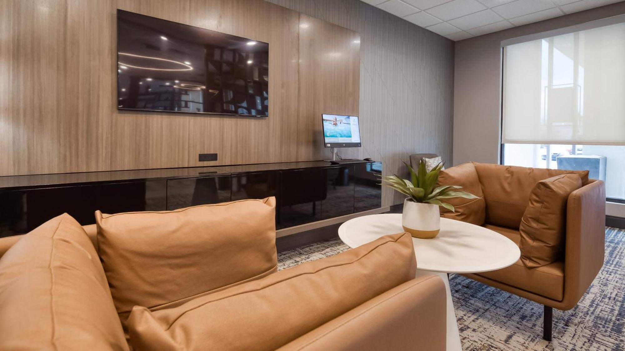 Airport By Ihg Hotel Nashville