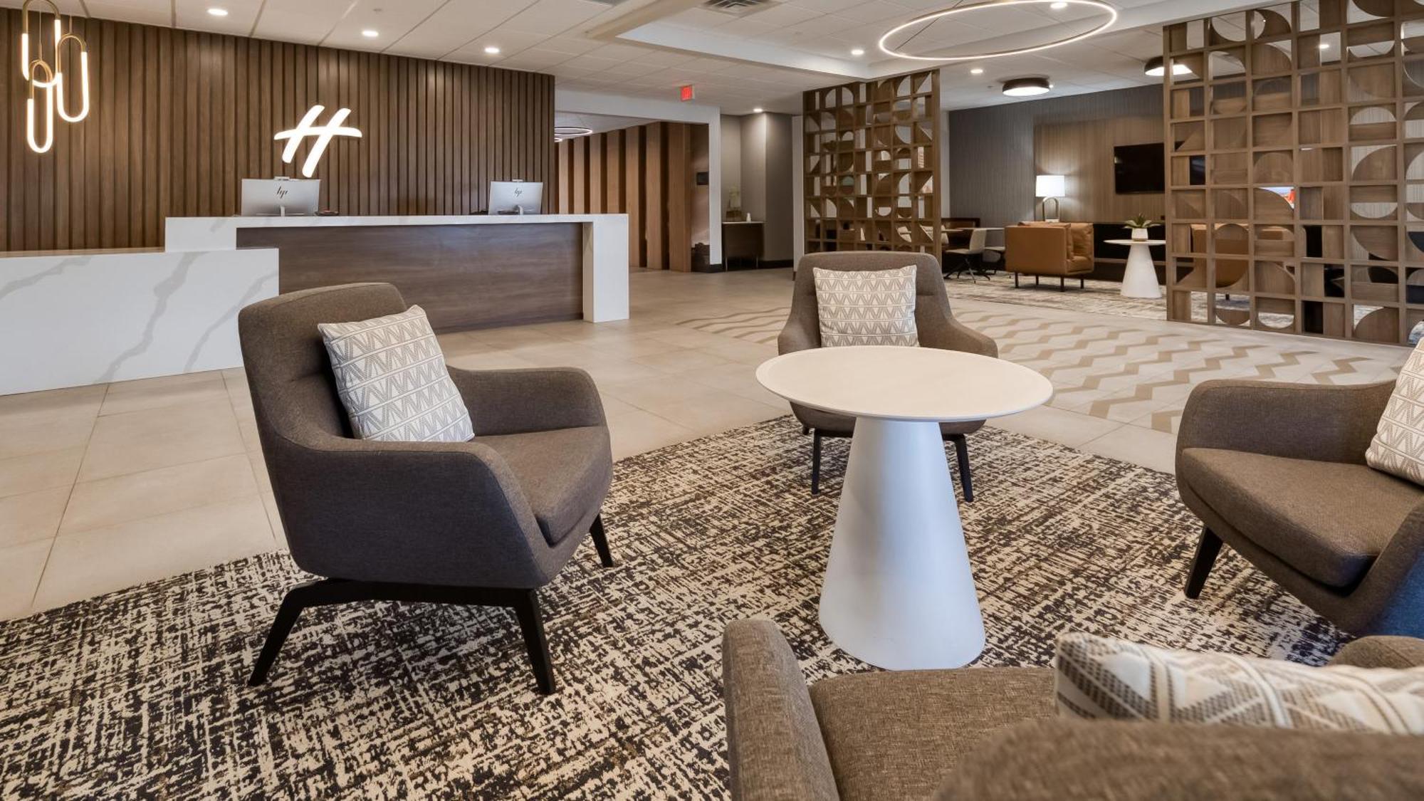 Airport By Ihg Hotel 3*